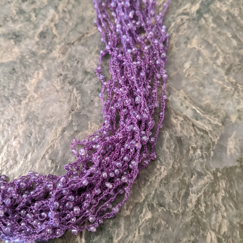 Beaded necklace - Picture 2 of 3